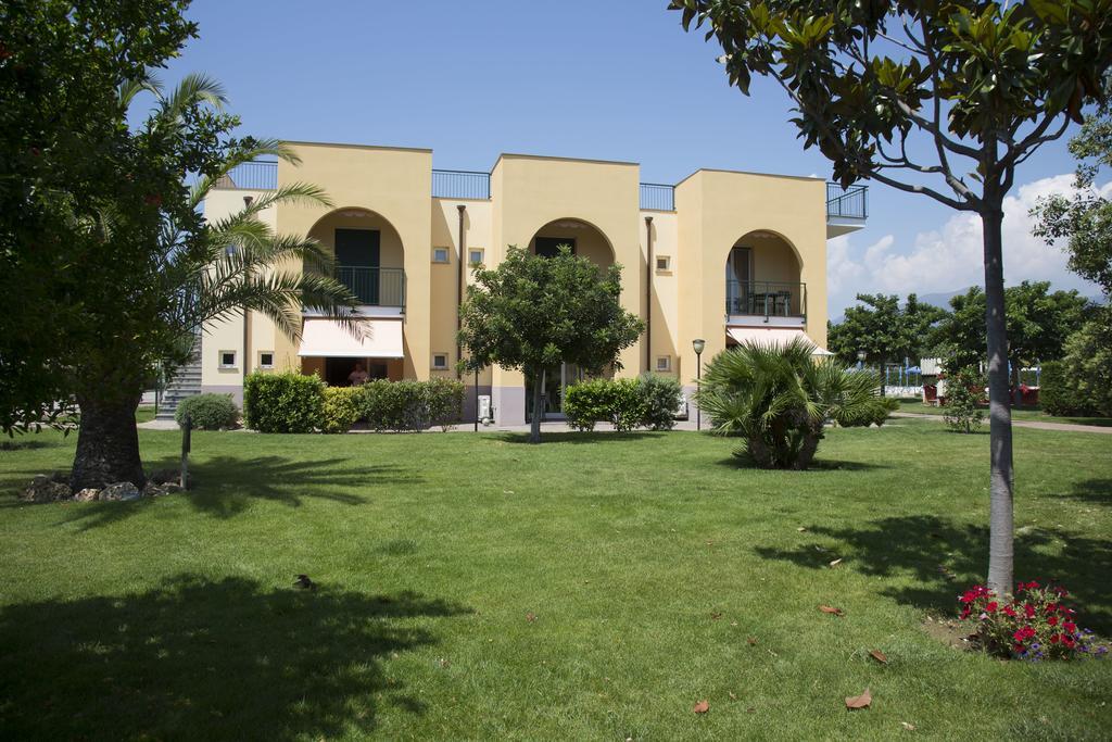 Residence Borgomare Albenga Exterior photo
