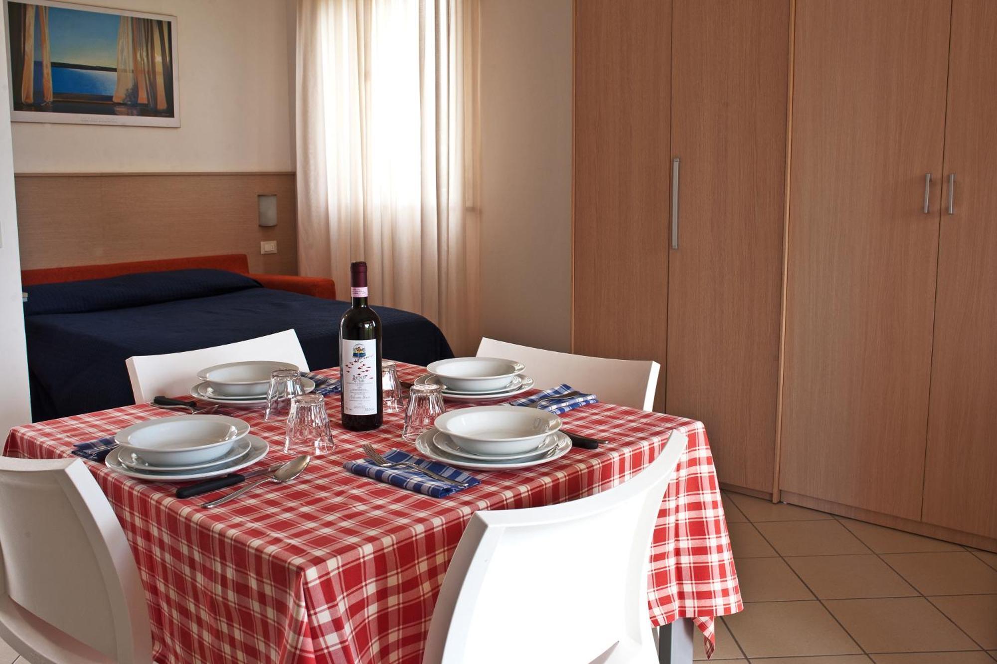 Residence Borgomare Albenga Exterior photo