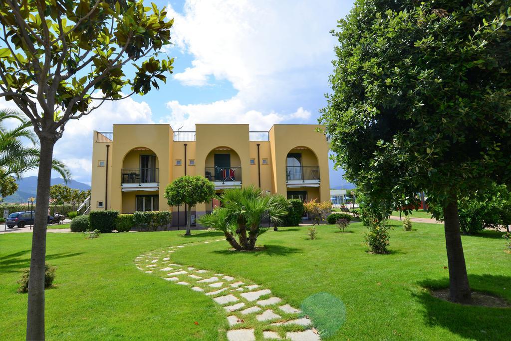 Residence Borgomare Albenga Exterior photo